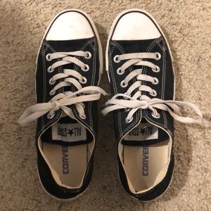 Sz 8 black All Star converse sneakers